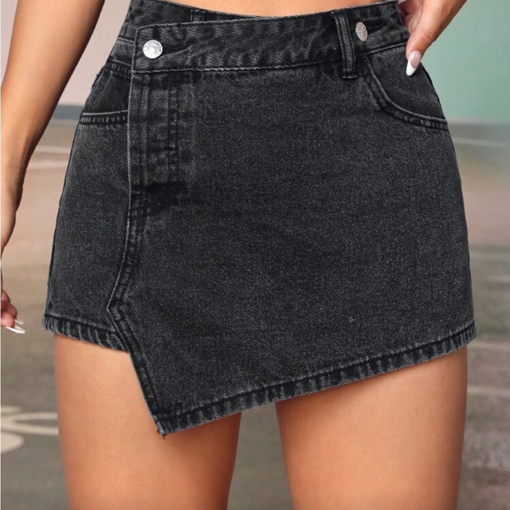 SHEIN Black Asymmetric Hem Denim Mini Skirt